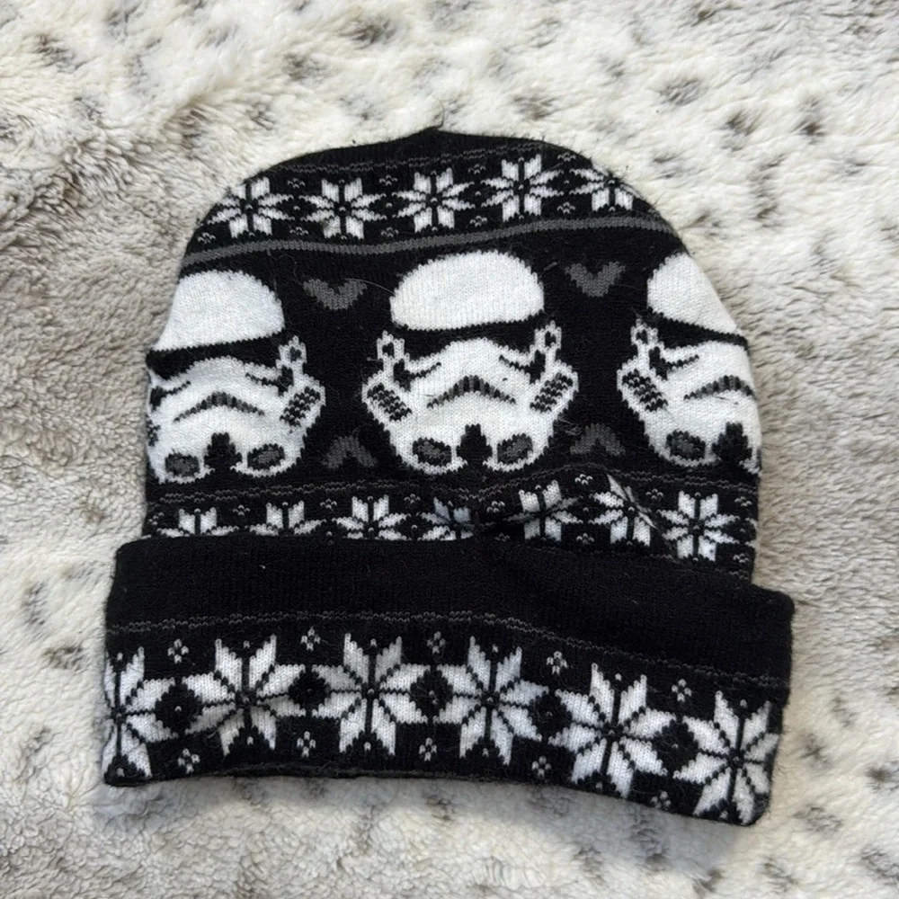 Disney Star Wars beanie hat boys OS storm troopers snowflakes holiday Disneyland